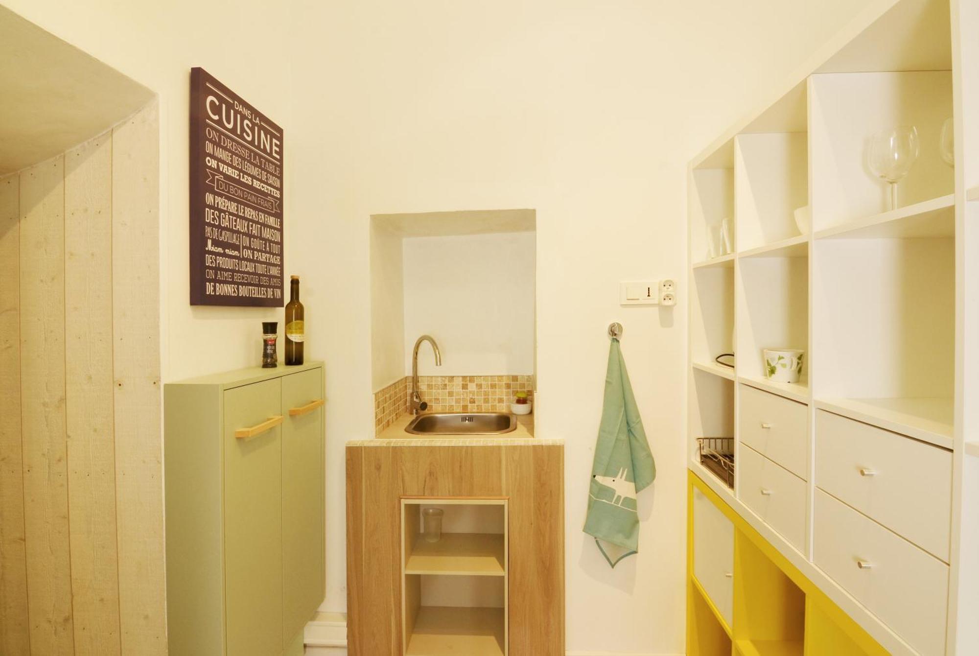 Clementine - Joli Studio Prive Avec Clim Calme A 70 M Du Centre Village De Lauris 外观 照片